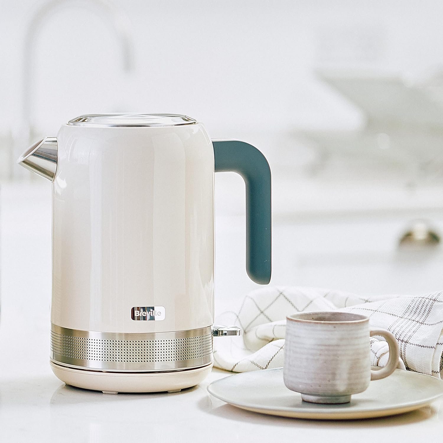 Breville High Gloss Electric Kettle | 1.7L | 3kW Fast Boil - Image 7